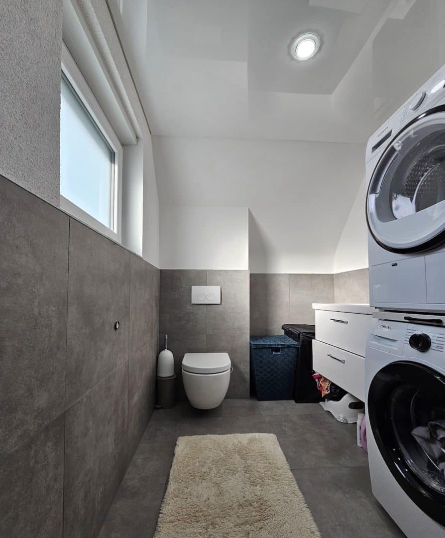 Dusche WC Hauswirtschaft DG (2)