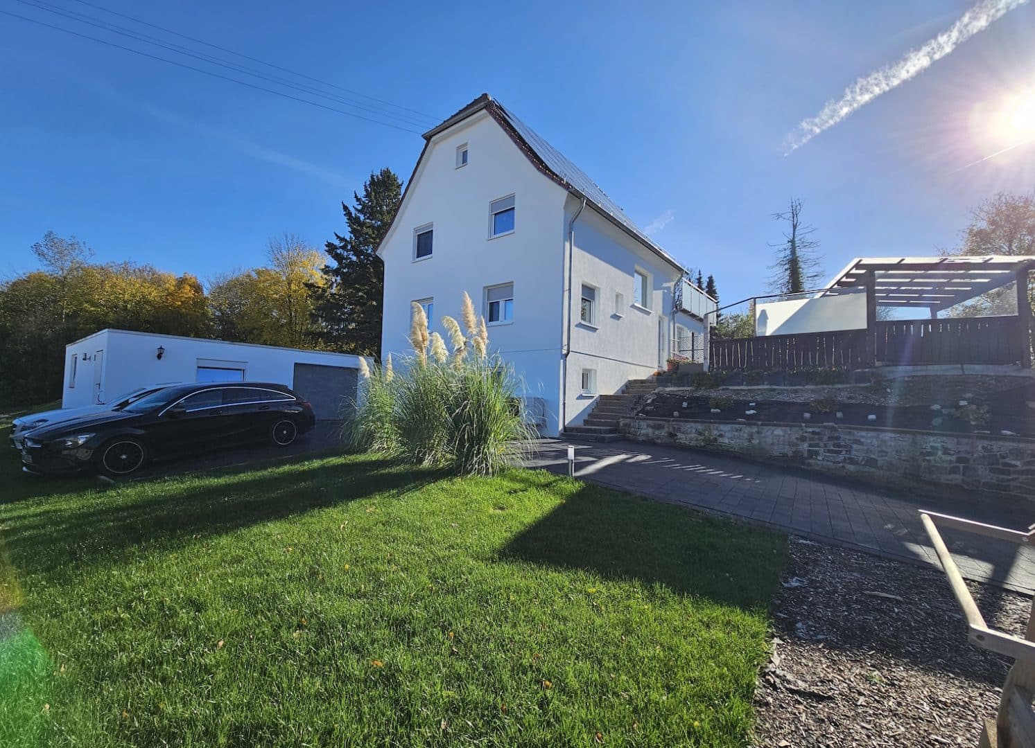 Energetisch saniertes und umfangreich modernisiertes Einfamilienhaus in Halbhöhenlage