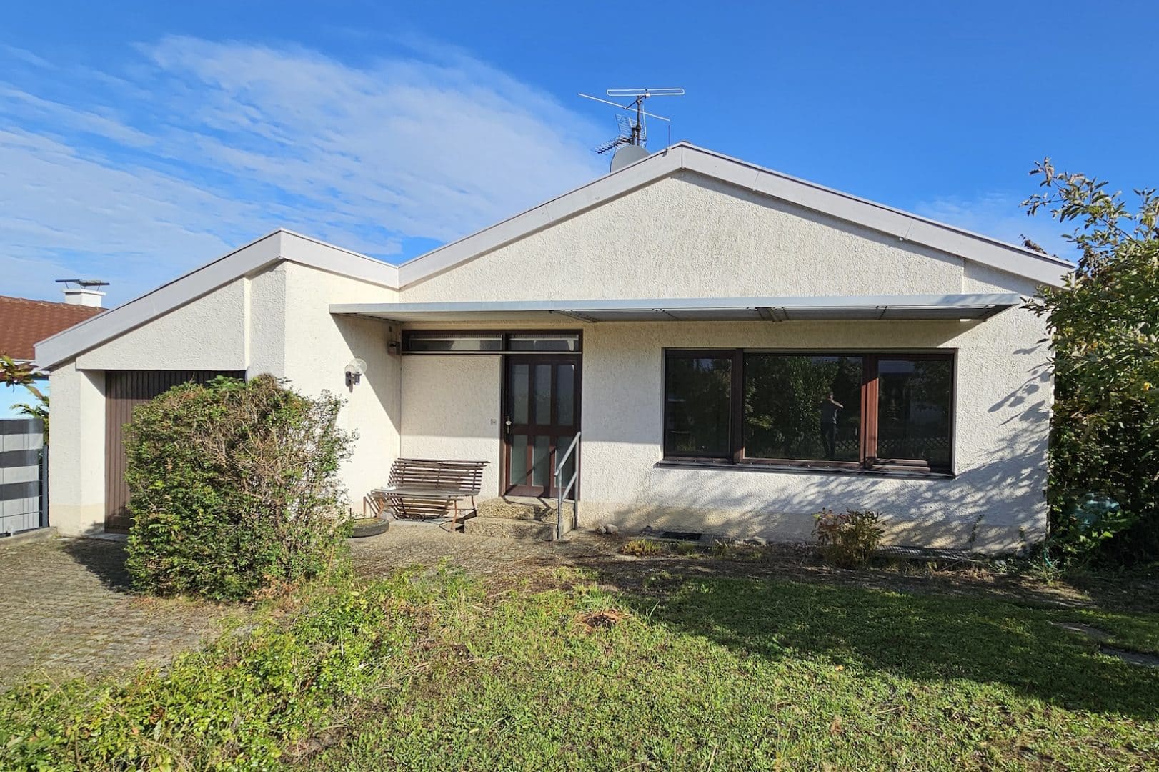Freistehender Bungalow in ruhiger Höhenlage