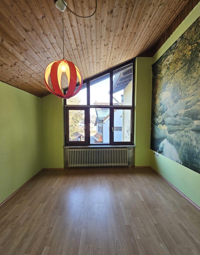 Zimmer Einfamilienhaus DG Hofseite 1