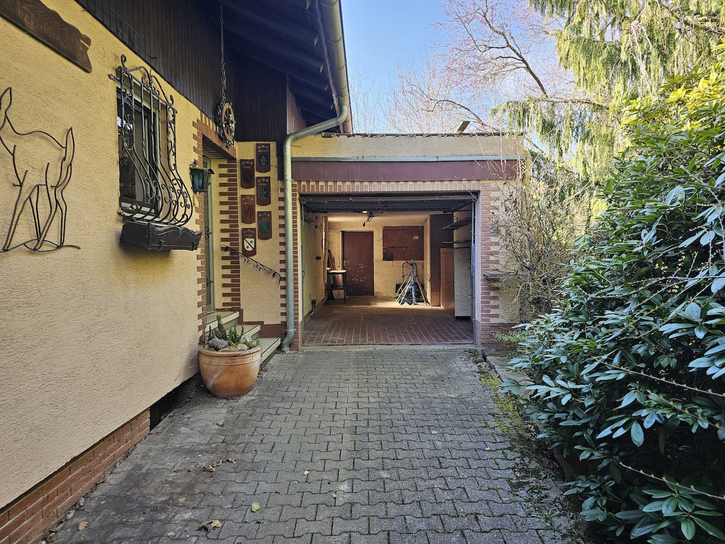 Zufahrt Garage Einfamilienhaus