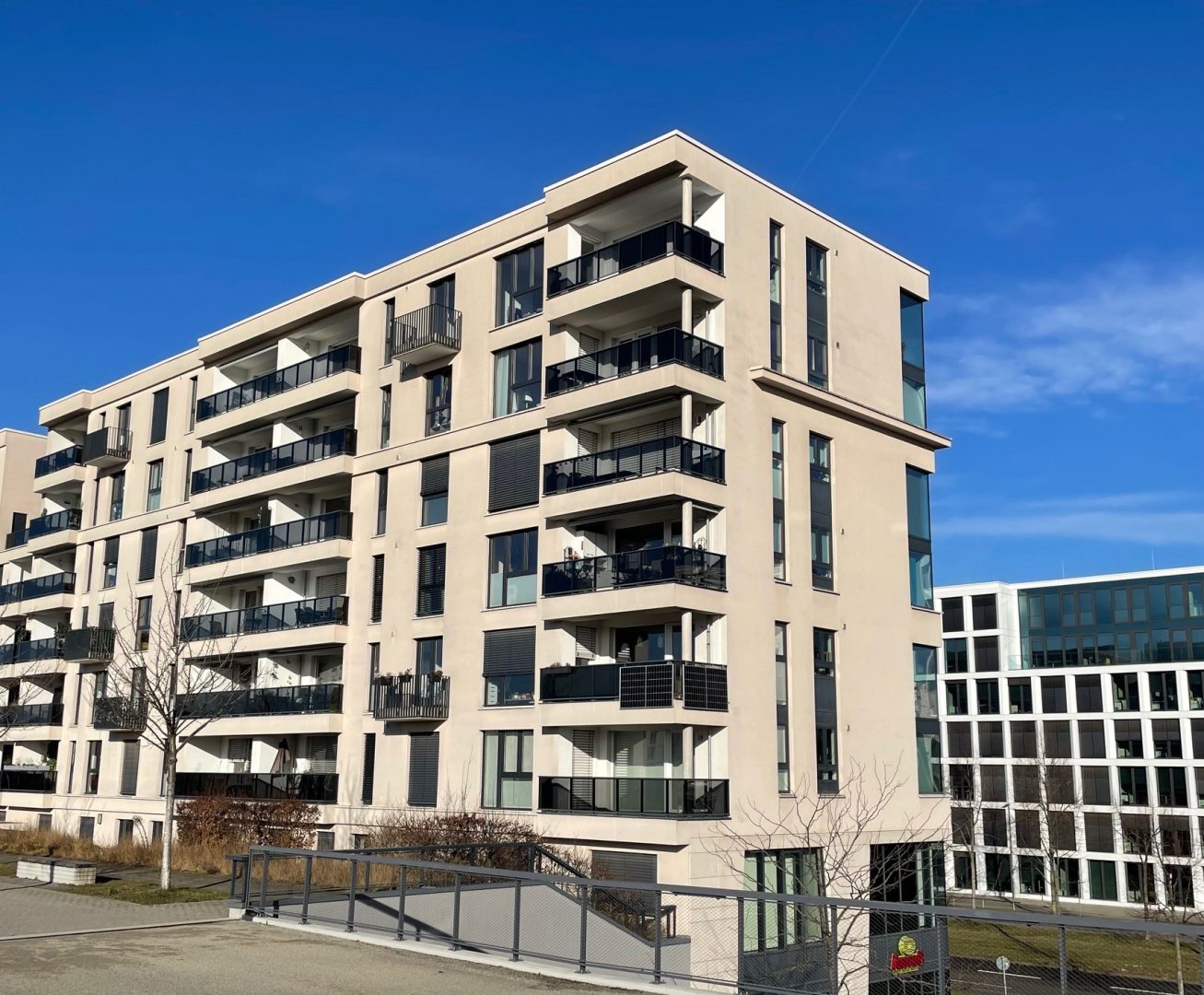 Moderne 3 Zimmerwohnung mit TG-Stellplatz am Citypark