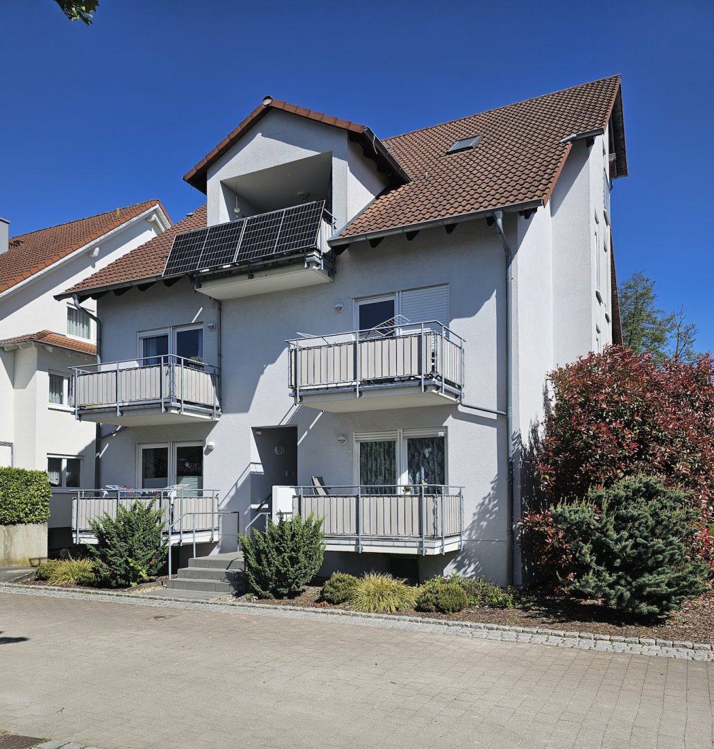 Gepflegte 3-Zimmer-Wohnung Tageslichtbad, Balkon und Garage