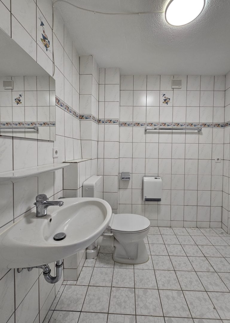 Badezimmer 2. Obergeschoss links (1)