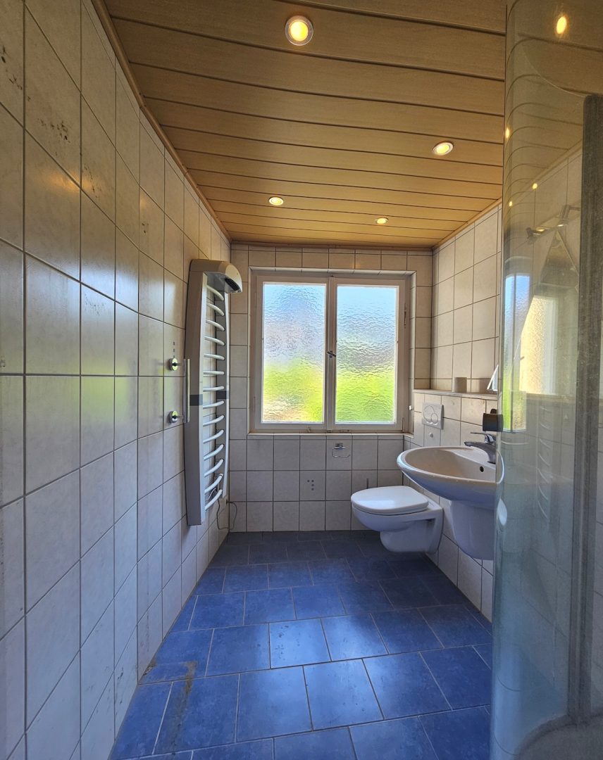 Badezimmer 2. Obergeschoss rechts (1)