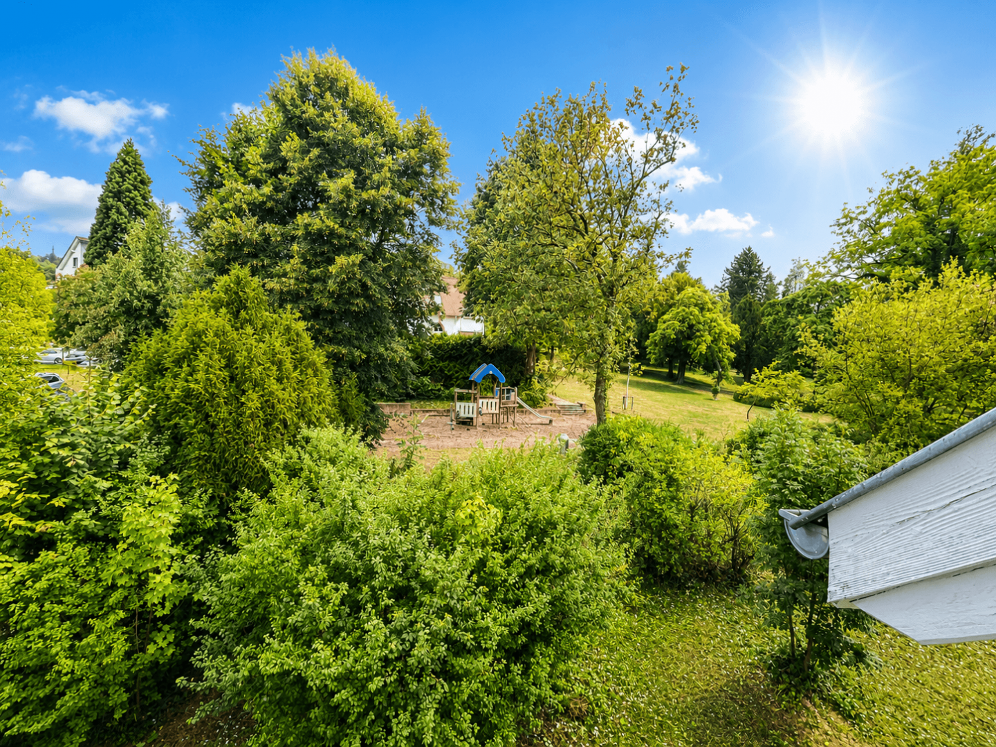 Grünanlage mit Spielplatz_direkt_nebenan