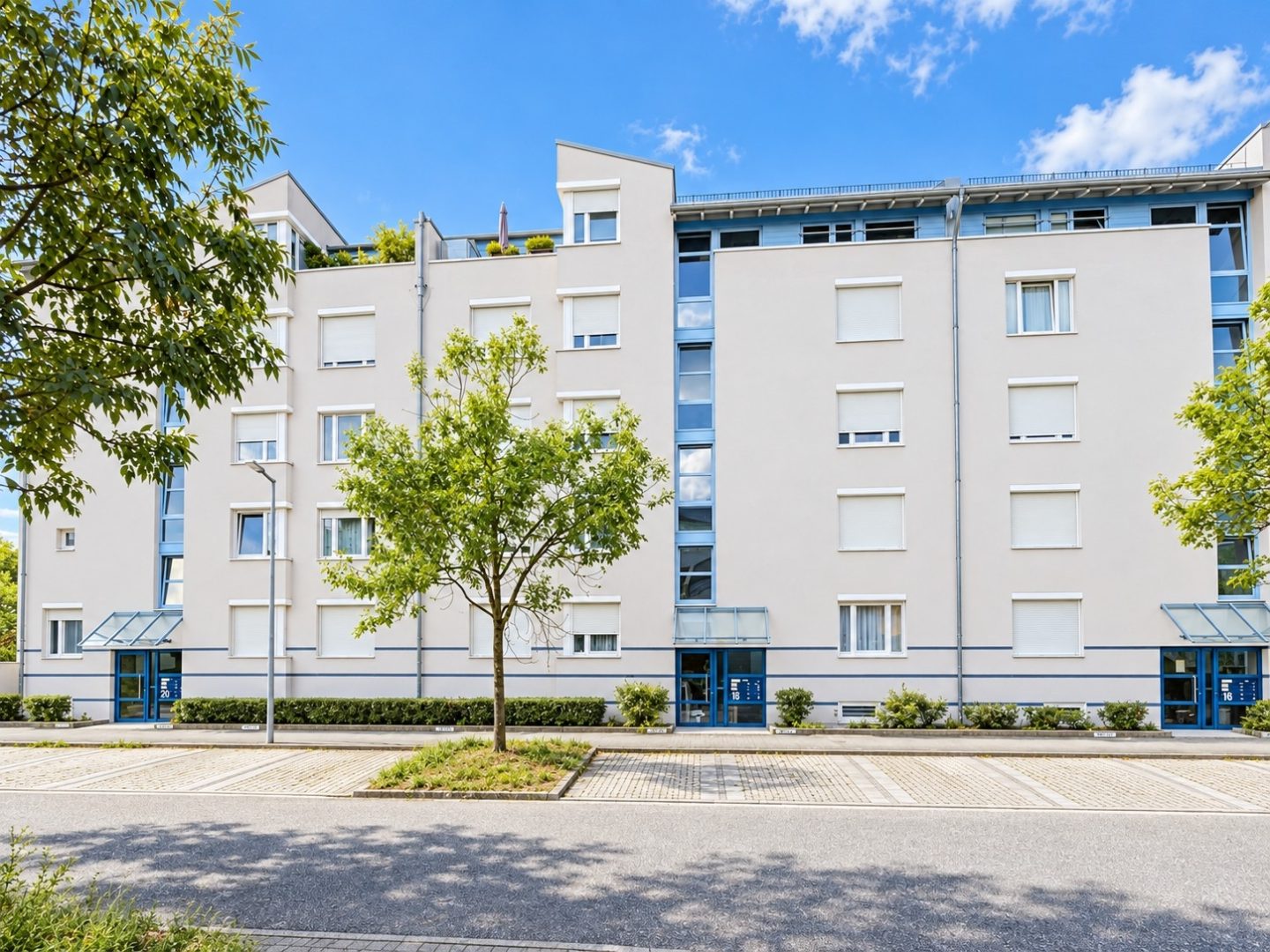 Helle 2-Zimmer-Wohnung mit Parkplatz in ruhiger Lage