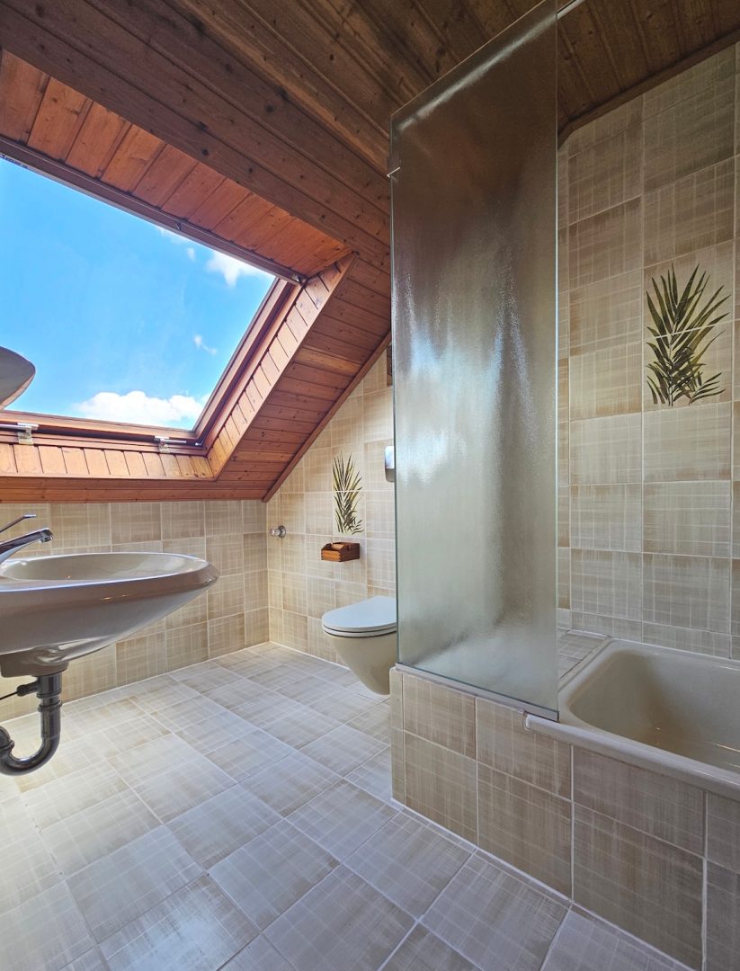 Badezimmer DG (1)