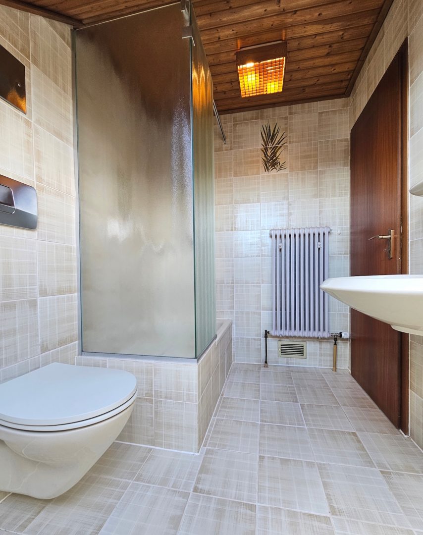 Badezimmer DG (2)